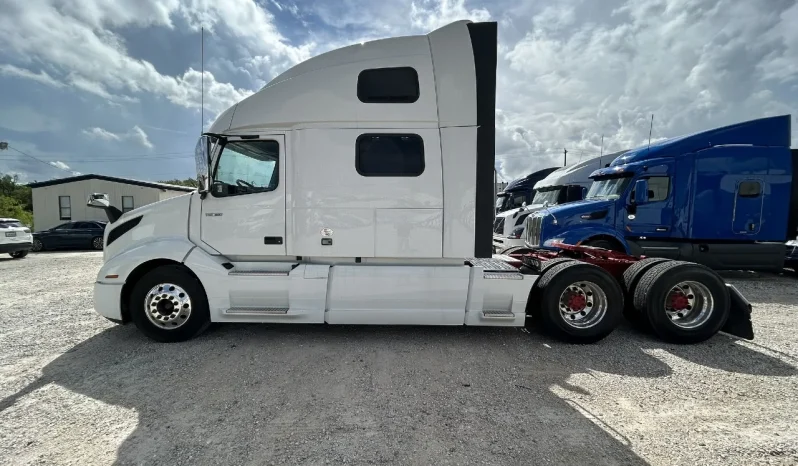 
								New 2020 Volvo VNL64T860 Sleeper in Houston Texas full									