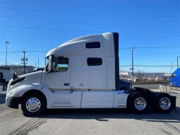 Used 2020 Volvo VNL64T760 Sleeper in North Bergen New Jersey