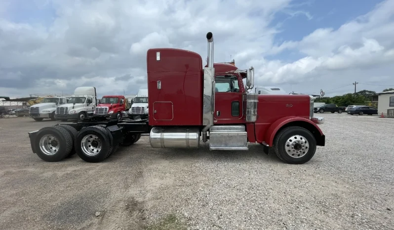 
								Used 2015 Peterbilt 389 Sleeper in Houston Texas full									