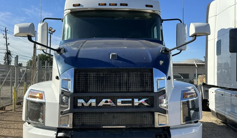 
								Used 2020 Mack ANTHEM Sleeper in Houston Texas full									