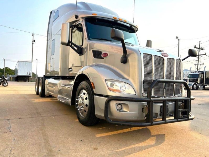 
								Used 2021 Peterbilt 579 Sleeper in Joplin Missouri full									