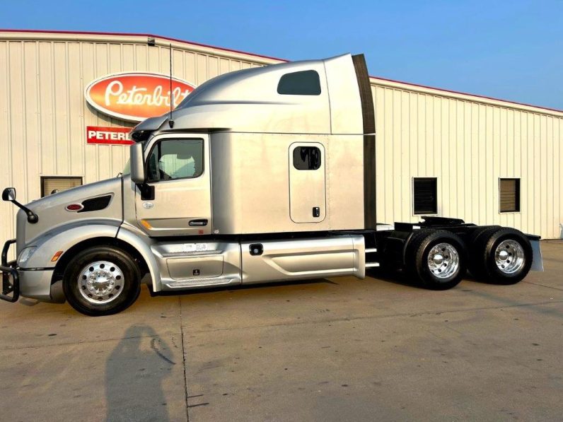 
								Used 2021 Peterbilt 579 Sleeper in Joplin Missouri full									