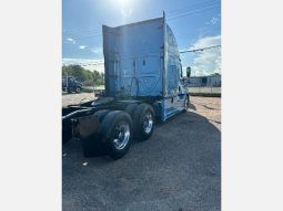 Used 2020 Freightliner Cascadia Sleeper in Houston Texas