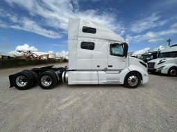 Used 2019 Volvo VNL64T760 Sleeper in Houston Texas