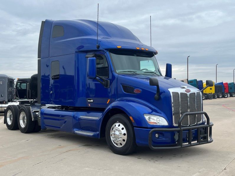 
								Used 2020 Peterbilt 579 Sleeper in Jeffersonville Indiana full									