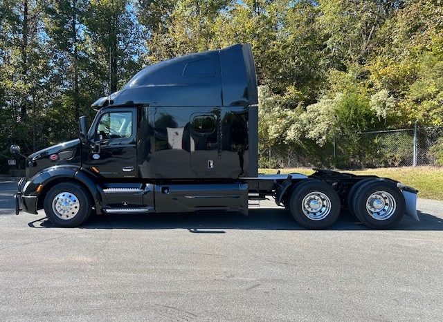 
								Used 2021 Peterbilt 579 Sleeper in Charlotte North Carolina full									