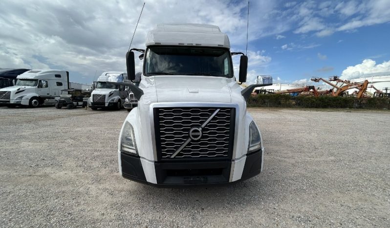 
								Used 2019 Volvo VNL64T760 Sleeper in Houston Texas full									