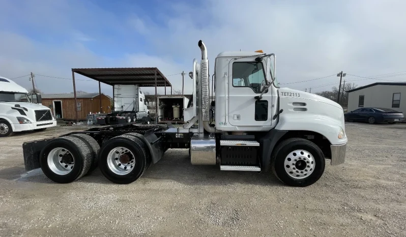 
								Used 2015 Mack CXU613 Day Cab in Houston Texas full									