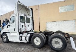 Used 2016 Freightliner Cascadia 125 Day Cab in Laredo Texas