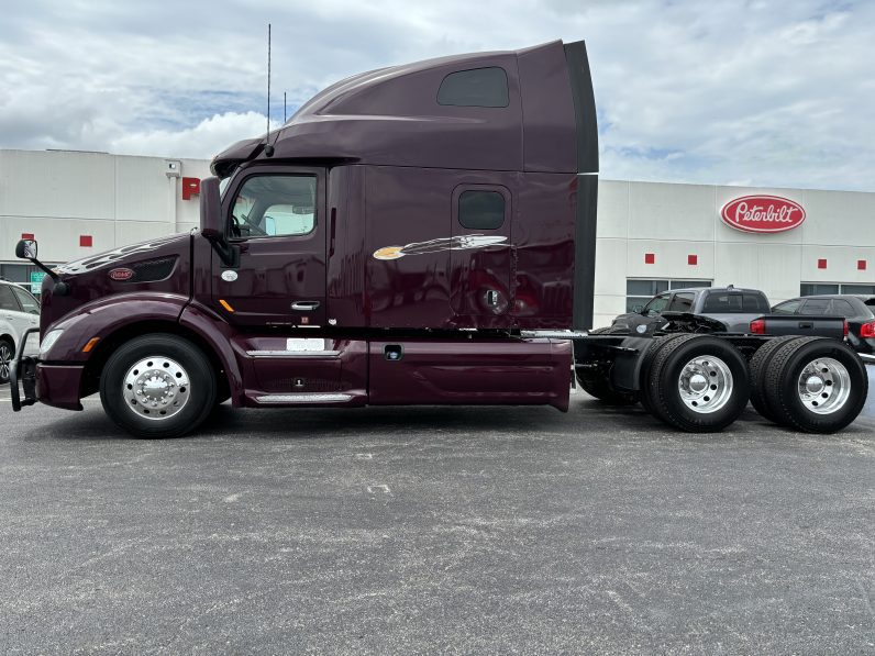 
								Used 2021 Peterbilt 579 Sleeper in Sauget Illinois full									