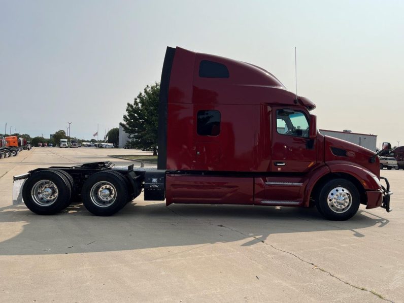 
								Used 2021 Peterbilt 579 Sleeper in Strafford Missouri full									