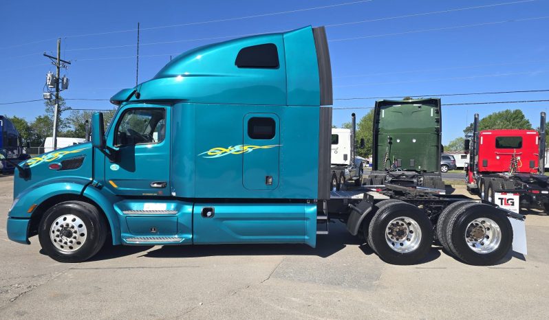 
								Used 2021 Peterbilt 579 Sleeper in Lowell Arkansas full									