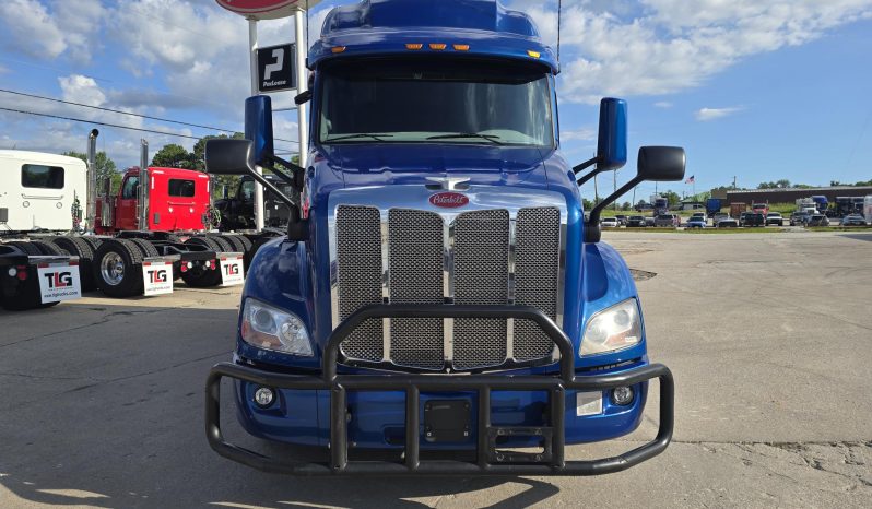 
								Used 2021 Peterbilt 579 Sleeper in Lowell Arkansas full									