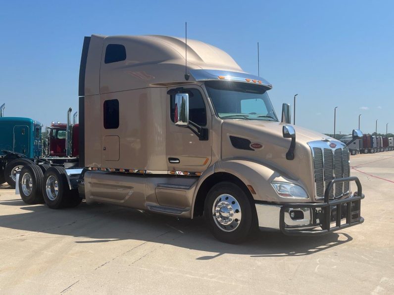 
								Used 2021 Peterbilt 579 Sleeper in Strafford Missouri full									