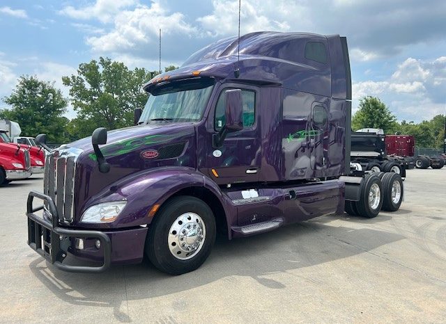 
								Used 2021 Peterbilt 579 Sleeper in Charlotte North Carolina full									