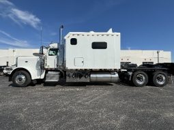 New 2024 Peterbilt 389 Sleeper in Sauget Illinois