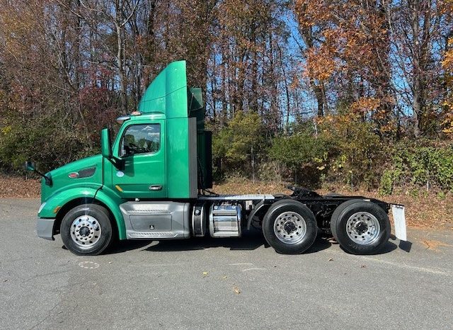 
								Used 2019 Peterbilt 579 Day Cab in Charlotte North Carolina full									