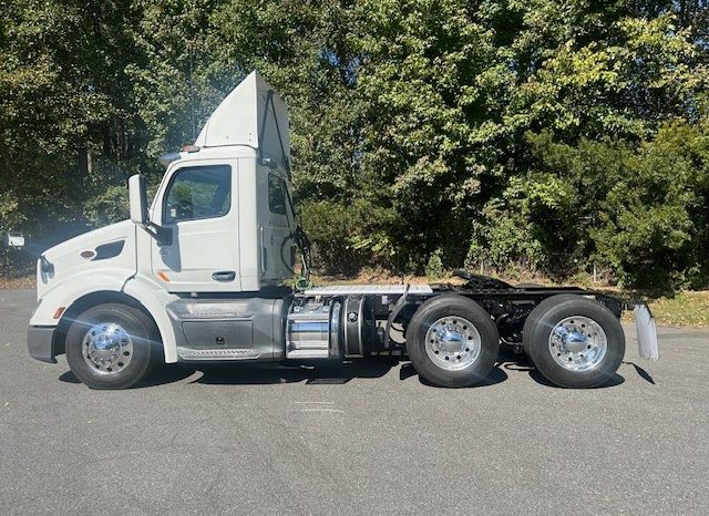 
								Used 2020 Peterbilt 579 Day Cab in Charlotte North Carolina full									