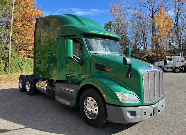 
								Used 2019 Peterbilt 579 Sleeper in Charlotte North Carolina full									