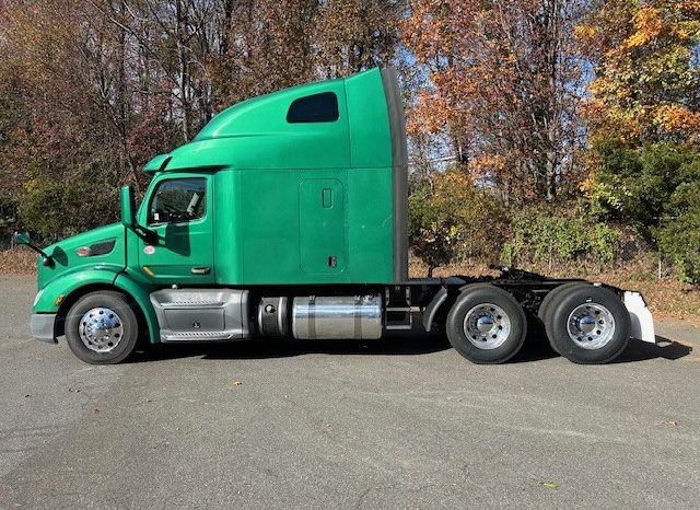 
								Used 2019 Peterbilt 579 Sleeper in Charlotte North Carolina full									