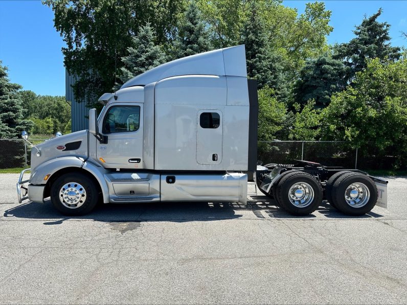 
								Used 2020 Peterbilt 579 Sleeper in Portage Indiana full									