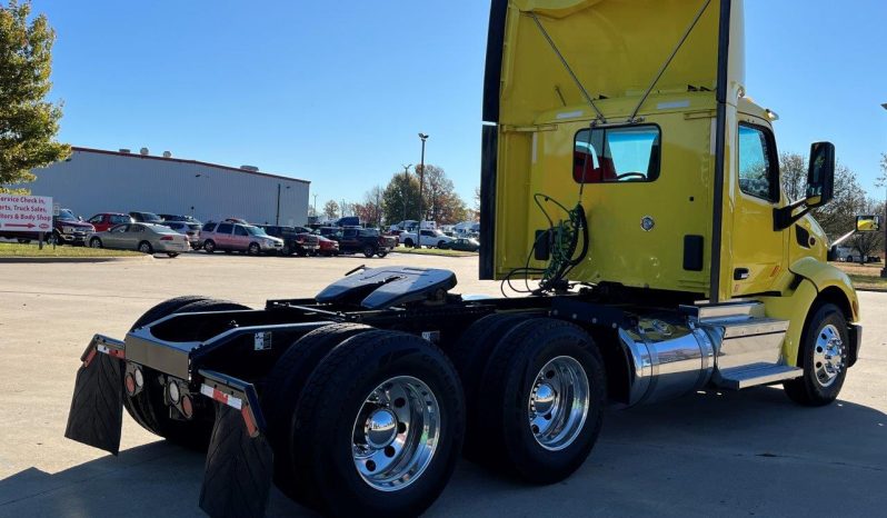 
								Used 2021 Peterbilt 579 Day Cab in Strafford Missouri full									