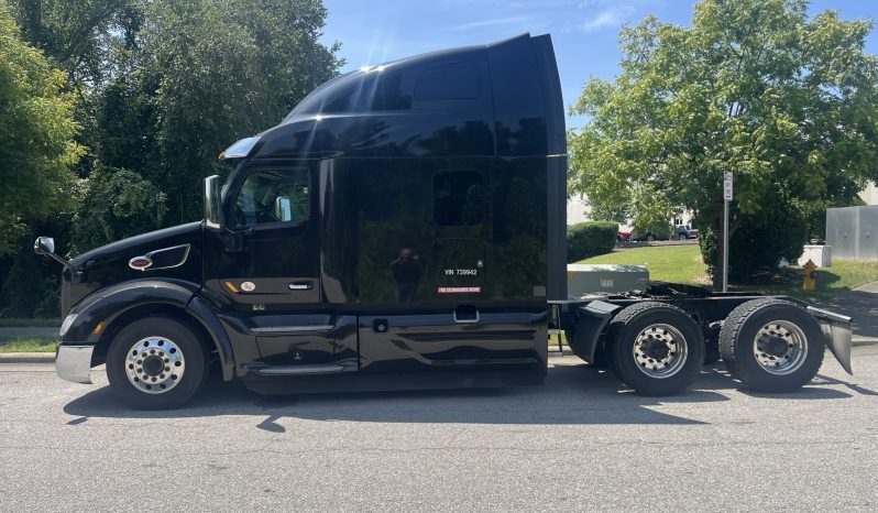 
								Used 2021 Peterbilt 579 Sleeper in Raleigh North Carolina full									