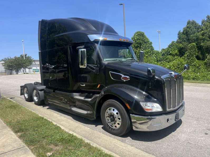 
								Used 2021 Peterbilt 579 Sleeper in Raleigh North Carolina full									