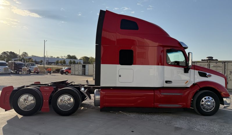 
								Used 2021 Peterbilt 579 Sleeper in Lowell Arkansas full									