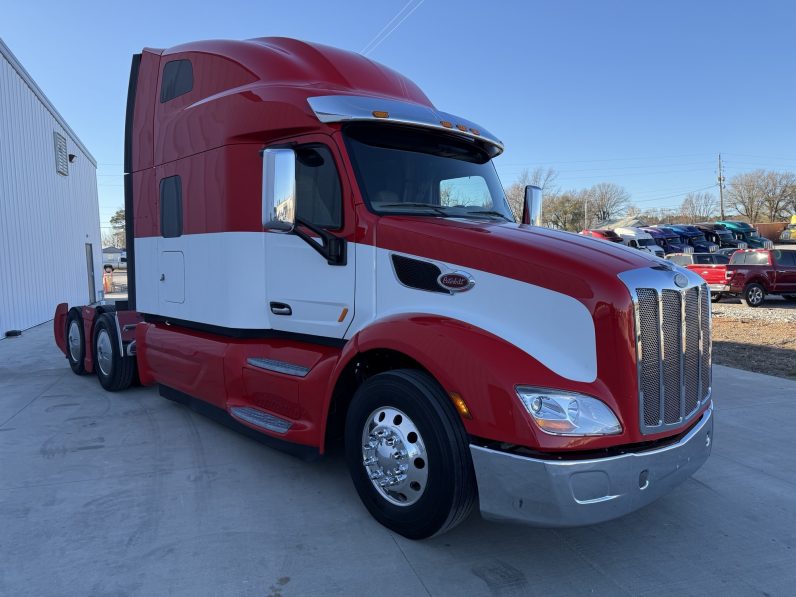 
								Used 2022 Peterbilt 579 Sleeper in Joplin Missouri full									