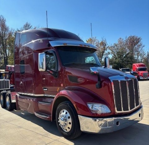 
								Used 2022 Peterbilt 579 Sleeper in Greensboro North Carolina full									