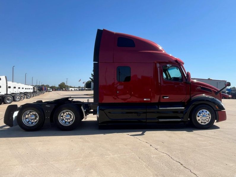 
								Used 2022 Peterbilt 579 Sleeper in Strafford Missouri full									