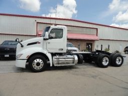 Used 2023 Peterbilt 579 Day Cab in O’Fallon Missouri