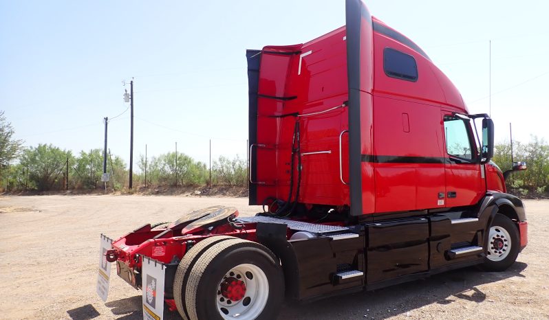 
								Used 2019 Volvo VNL64T670 Sleeper in Laredo Texas full									