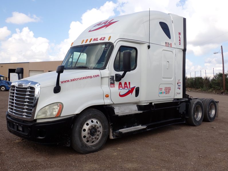 
								Used 2013 Freightliner Cascadia 125 Sleeper in Laredo Texas full									