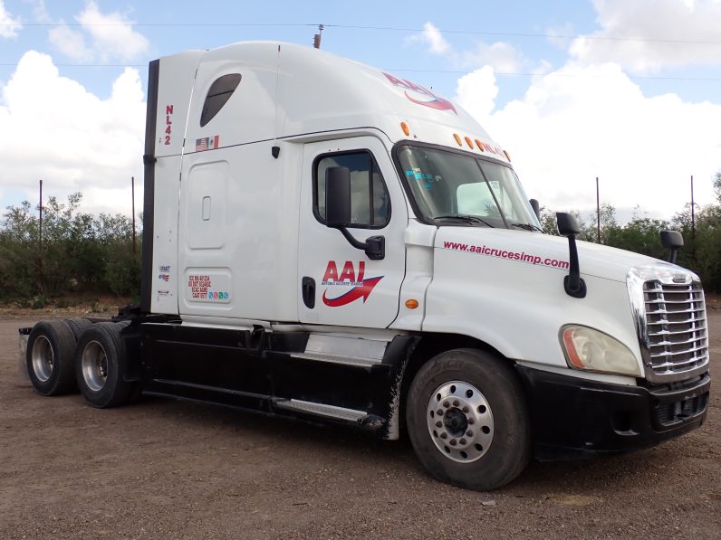 
								Used 2013 Freightliner Cascadia 125 Sleeper in Laredo Texas full									