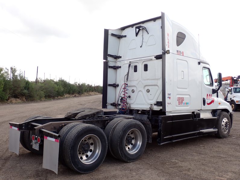 
								Used 2013 Freightliner Cascadia 125 Sleeper in Laredo Texas full									