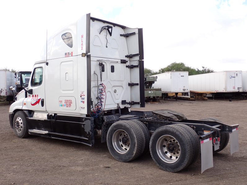 
								Used 2013 Freightliner Cascadia 125 Sleeper in Laredo Texas full									