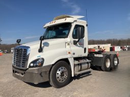 Used 2015 Freightliner Cascadia 125 Day Cab in Laredo Texas