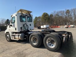 Used 2015 Freightliner Cascadia 125 Day Cab in Laredo Texas