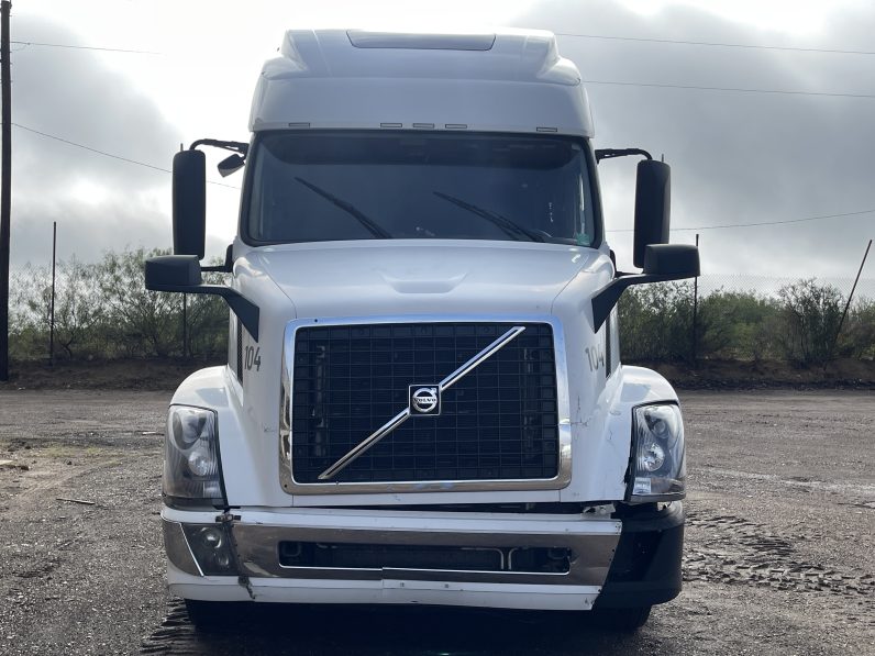 
								Used 2016 Volvo VNL Sleeper in Laredo Texas full									