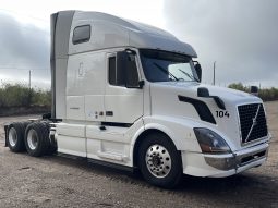 Used 2016 Volvo VNL Sleeper in Laredo Texas