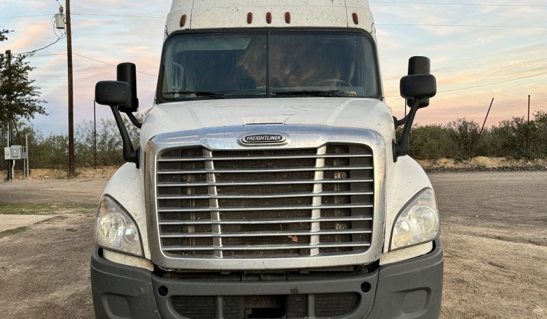 
								Used 2014 Freightliner Sleeper in Laredo Texas full									