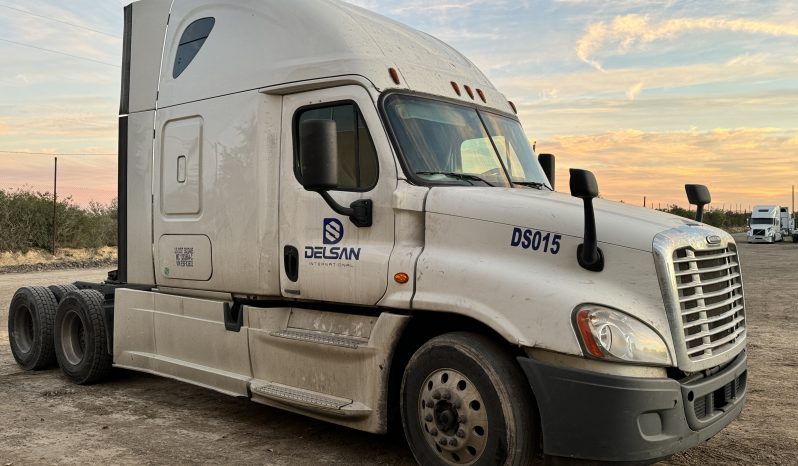 
								Used 2014 Freightliner Sleeper in Laredo Texas full									