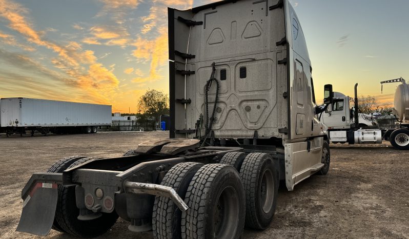 
								Used 2014 Freightliner Sleeper in Laredo Texas full									