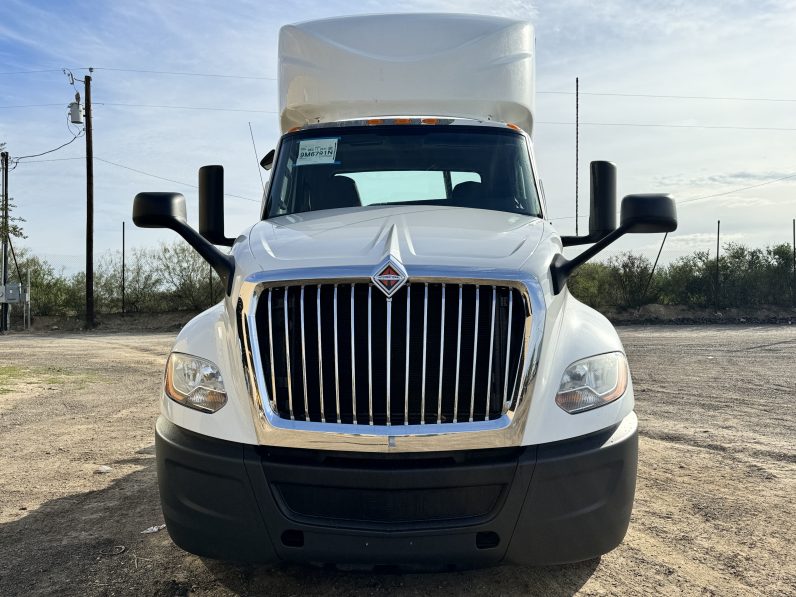 
								Used 2018 International LT Day Cab in Laredo Texas full									