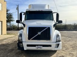 Used 2015 Volvo VNL62T300 Sleeper in Laredo Texas