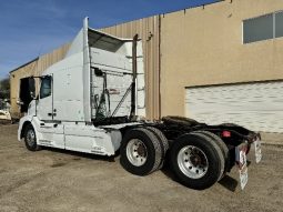 Used 2015 Volvo VNL62T300 Sleeper in Laredo Texas