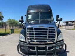 Used 2018 Freightliner Cascadia 125 Sleeper in Laredo Texas