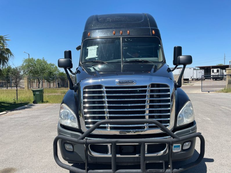 
								Used 2018 Freightliner Cascadia 125 Sleeper in Laredo Texas full									